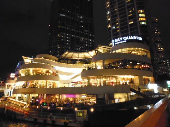 横浜ベイクォーター